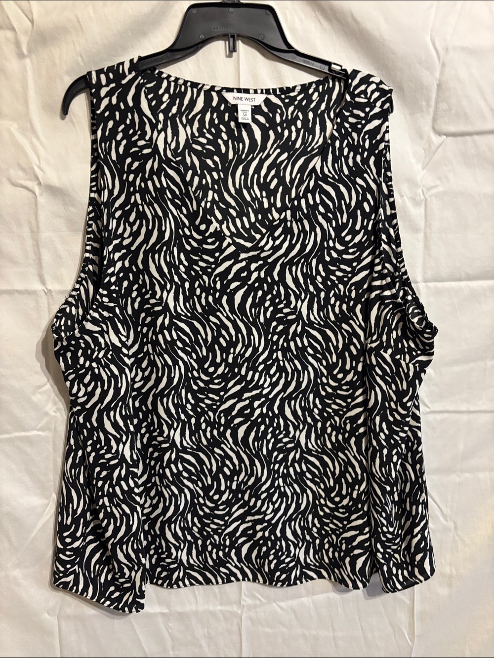 Nine West Black & White Swirl Print Sleeveless Camisole